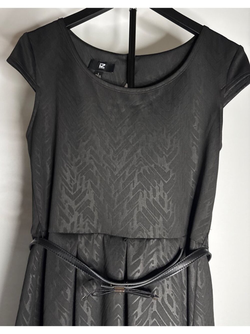 IZ BYER WOMEN'S SKATER BLACK KEYHOLE BACK SCUBA KNIT SHORT SLEEVE DRESS SIZE L - Picture 6 of 16